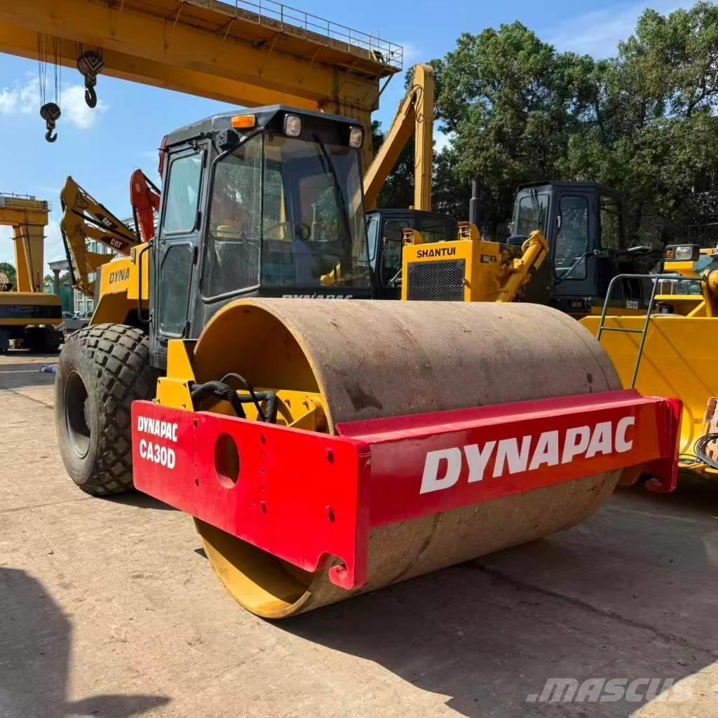 Dynapac CA30D Trilrolwalsen