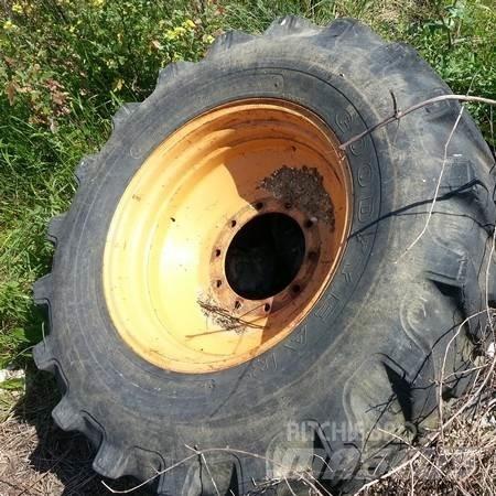 Case 580 SLE Jante Banden, wielen en velgen