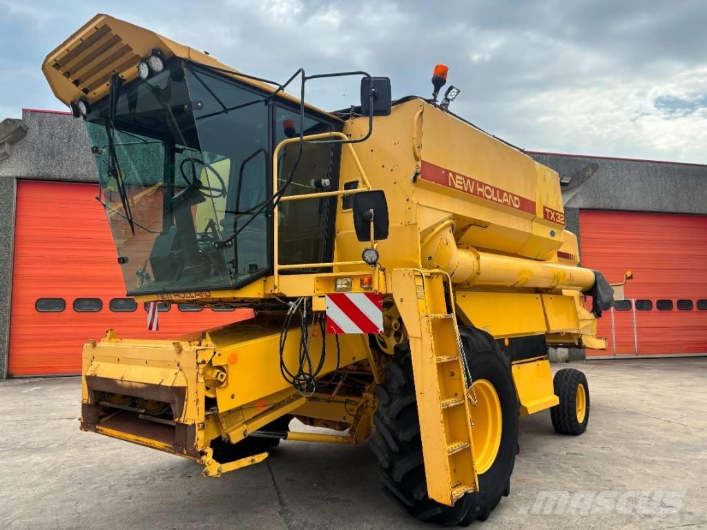 New Holland TX 32 Maaidorsmachines