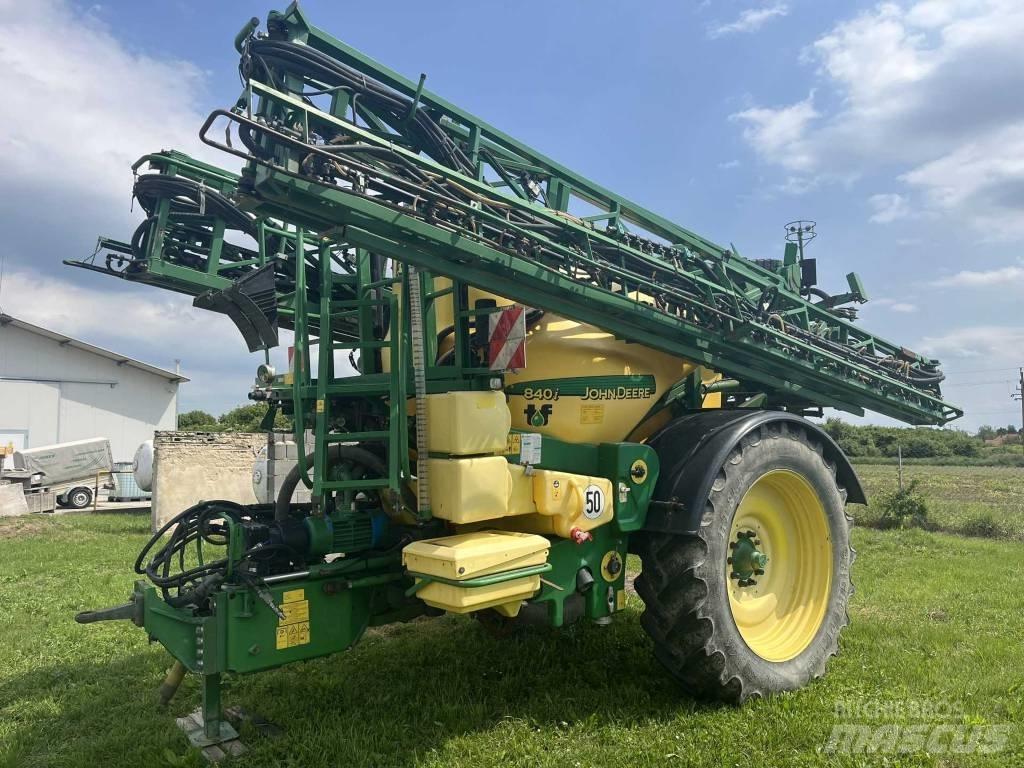 John Deere 840 i Getrokken spuitmachines