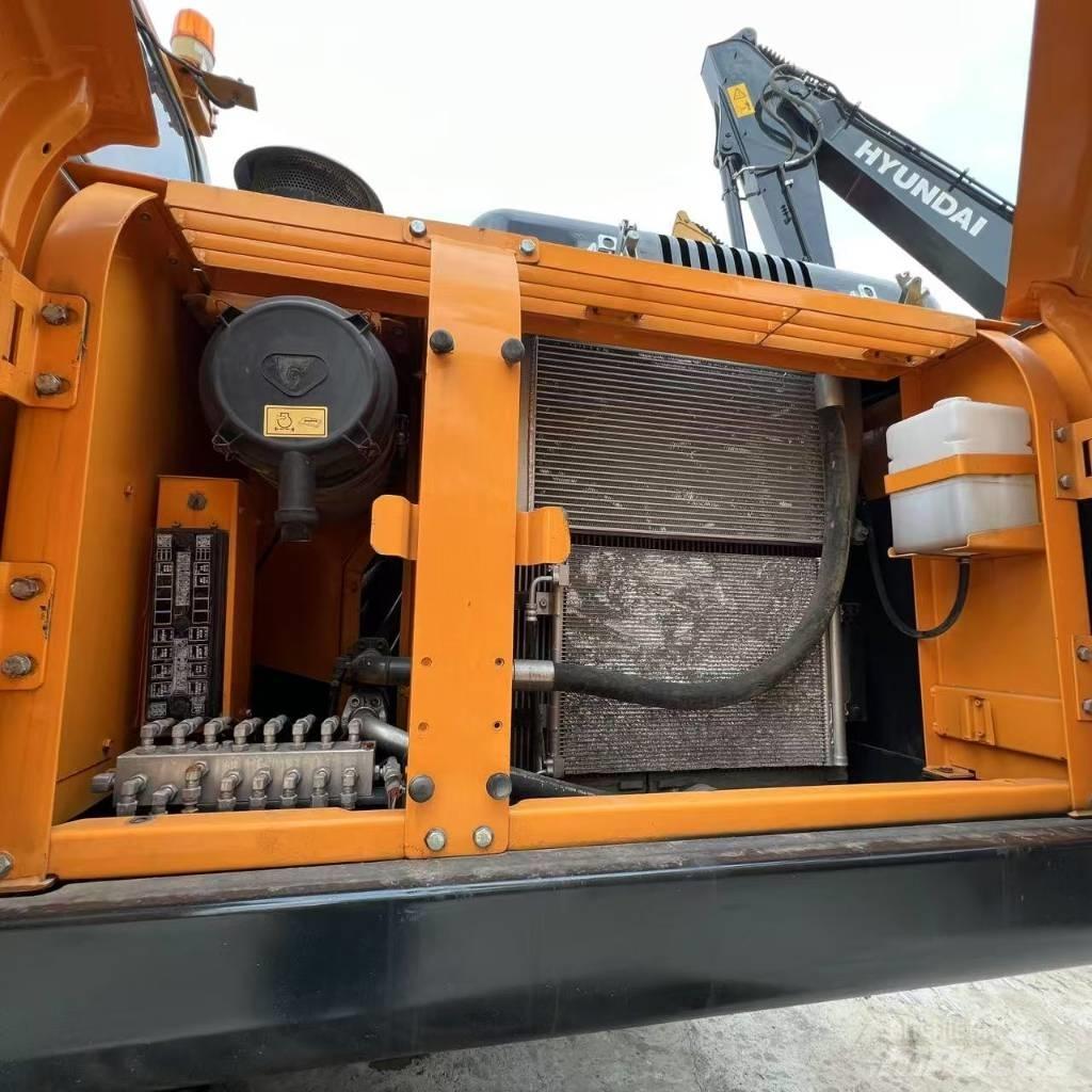 Hyundai 220LC-9S Midigraafmachines 7t - 12t