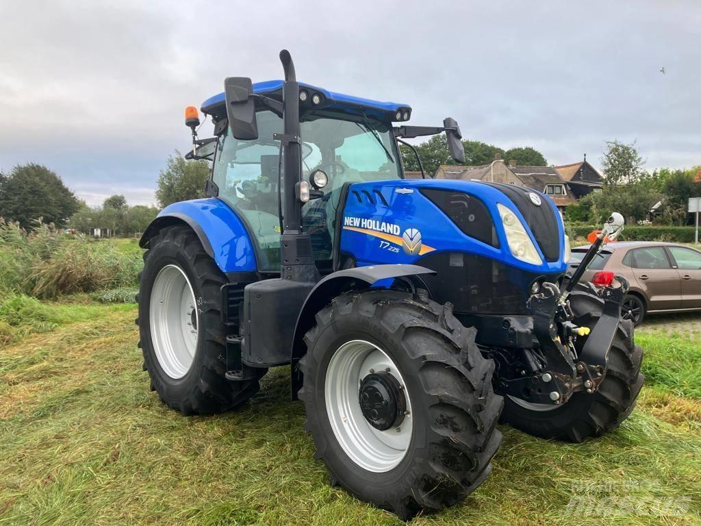 New Holland T7.225 Tractoren