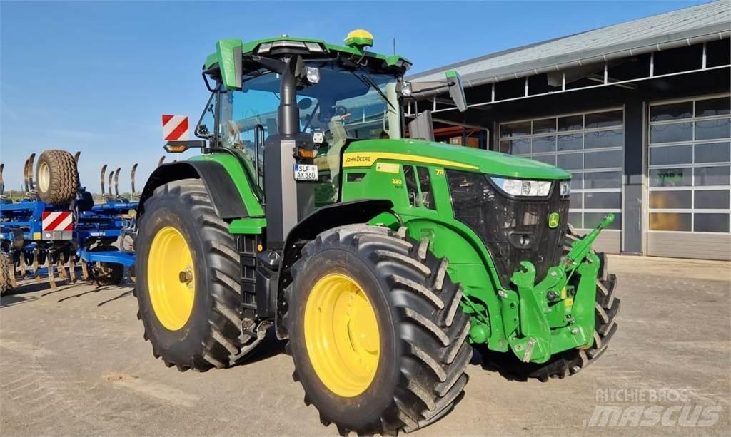 John Deere 7R 330 Tractoren