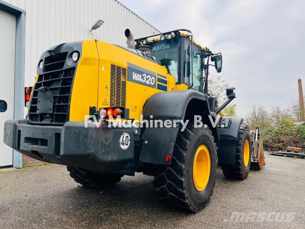 Komatsu WA320 Wielladers