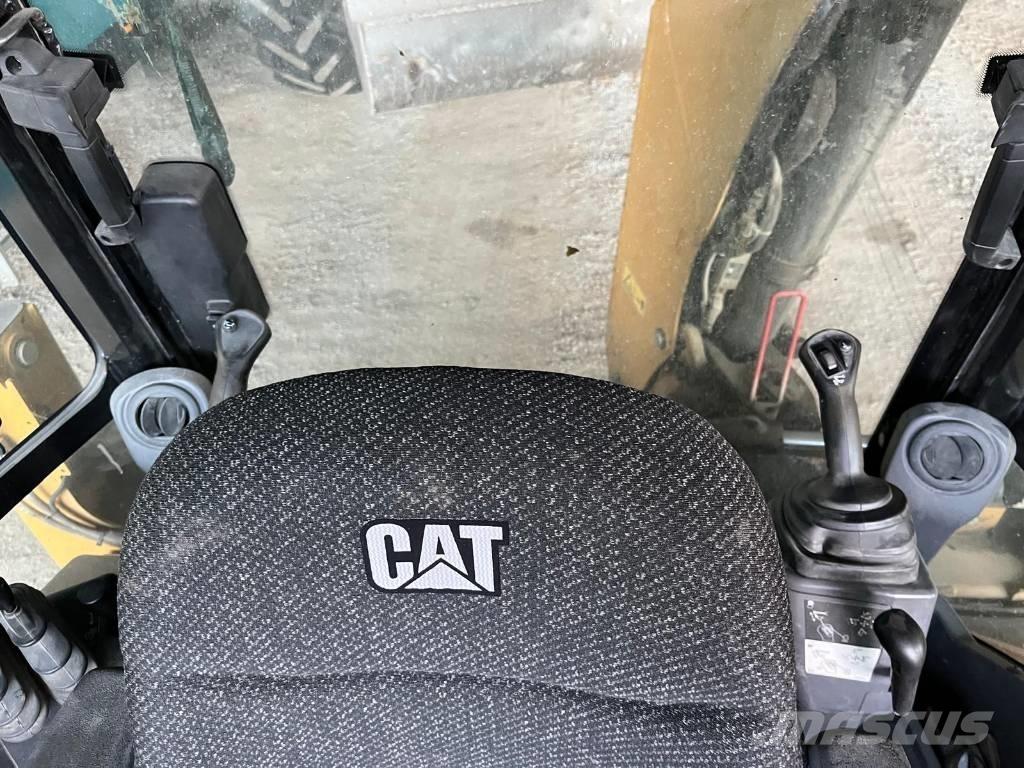 CAT 432 F 2 Graaf-laadcombinaties