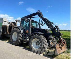 Valtra T 214 D Tractoren
