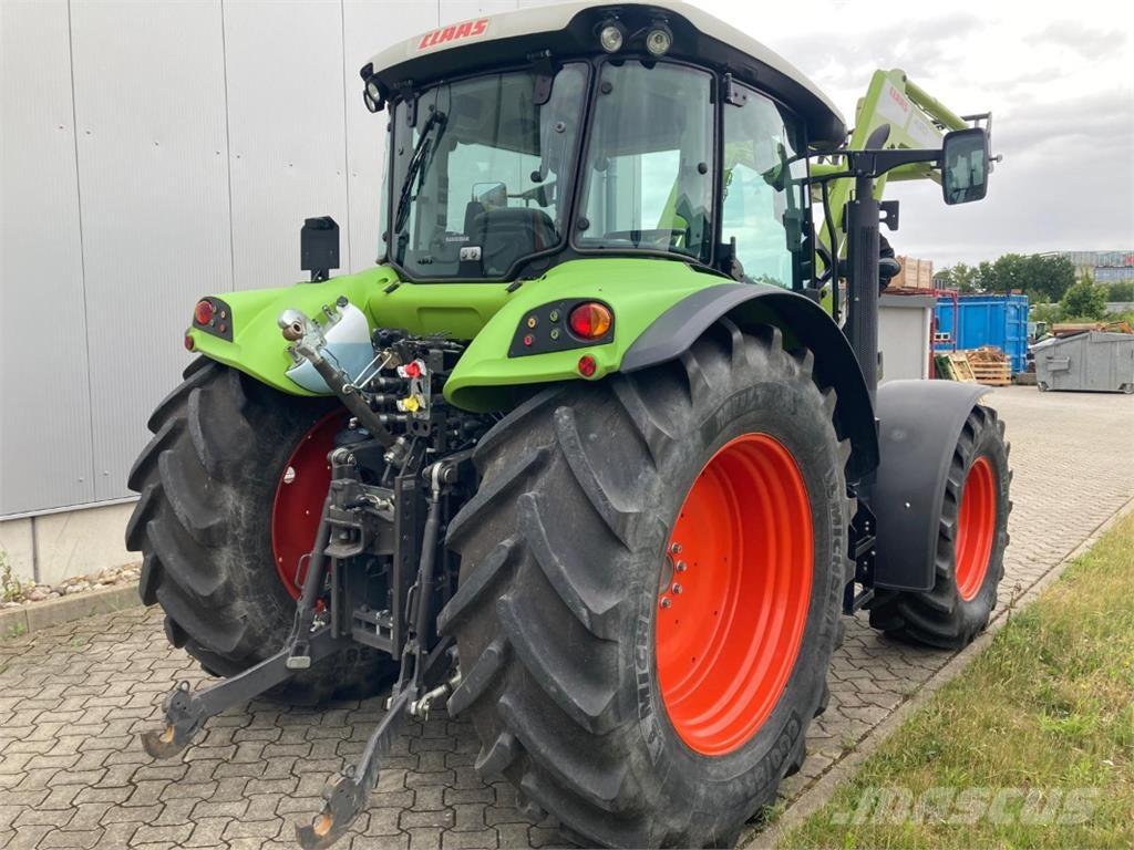 CLAAS Arion 440 Tractoren