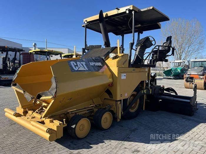 CAT AP 500E Asfaltafwerkmachines