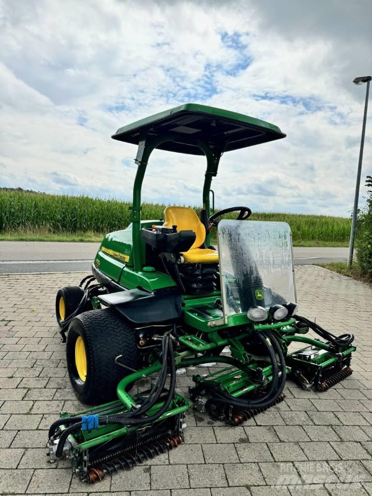 John Deere 8700 A Golfbaanmaaiers