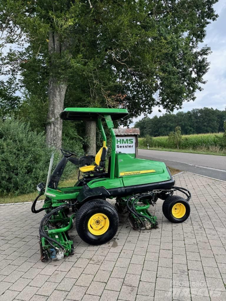 John Deere 8700 A Golfbaanmaaiers