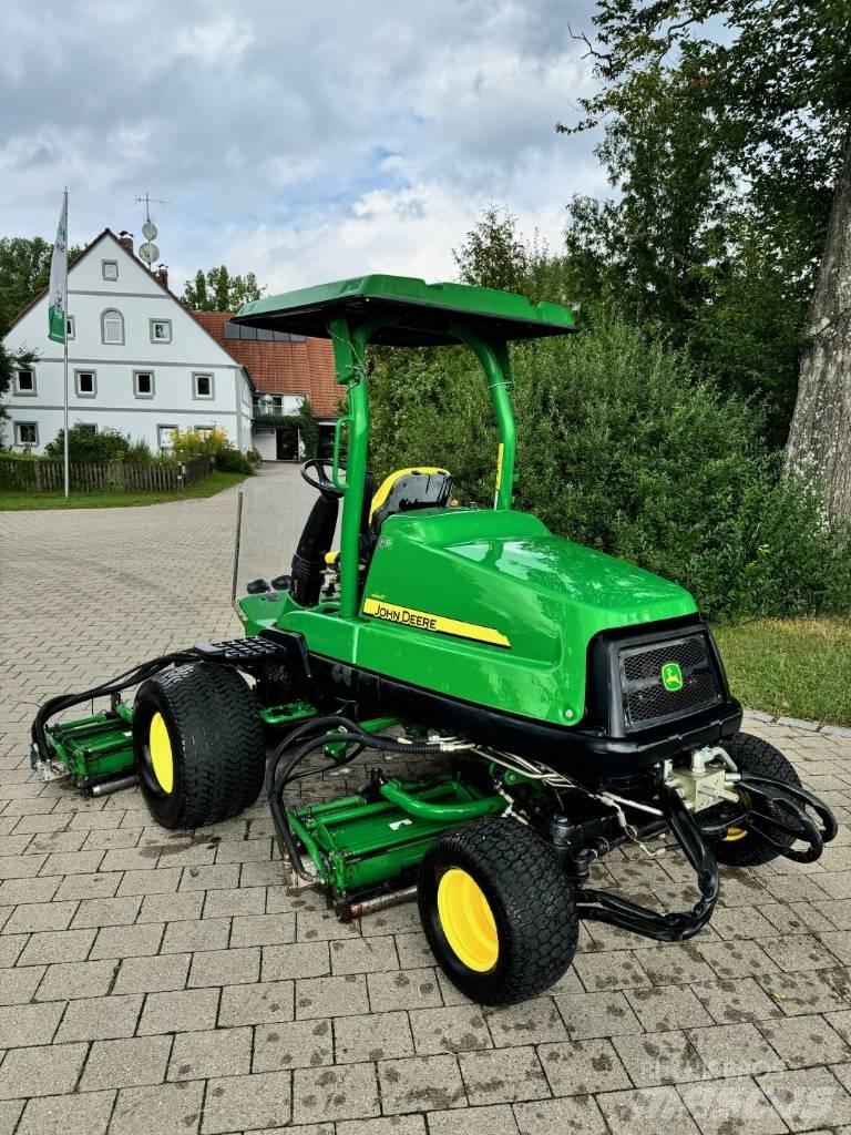 John Deere 8700 A Golfbaanmaaiers