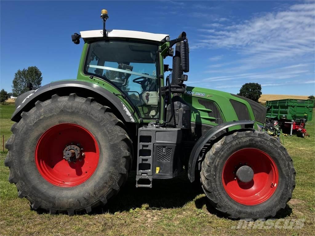 Fendt 828 Vario Tractoren