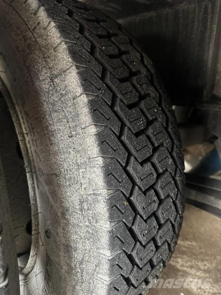 Broshuis jumbo Vlakke laadvloeren