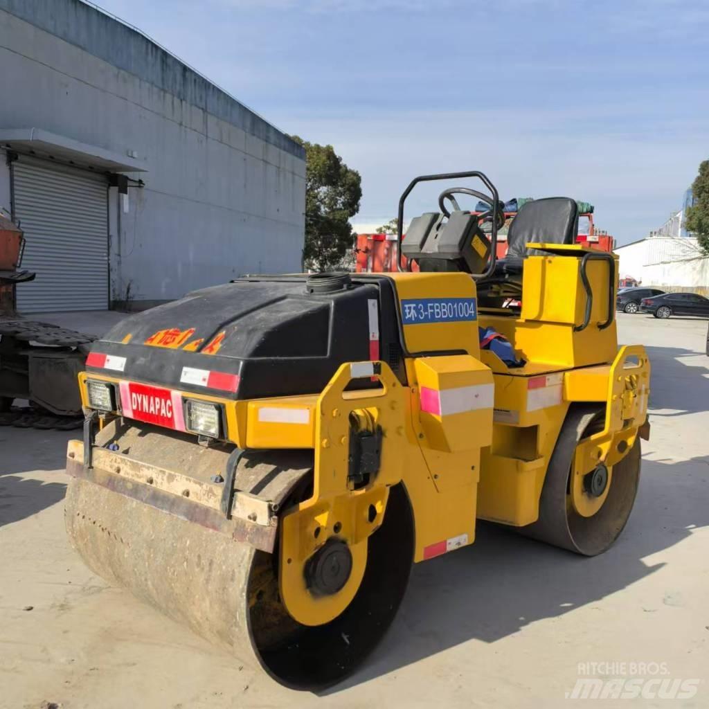 Dynapac CC 142 Trilrolwalsen
