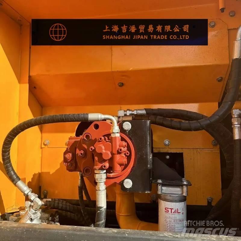 Hyundai R225 Rupsgraafmachines