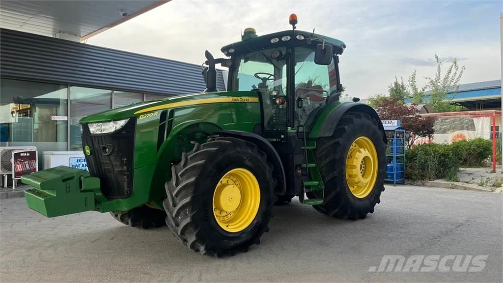 John Deere 8270R Tractoren
