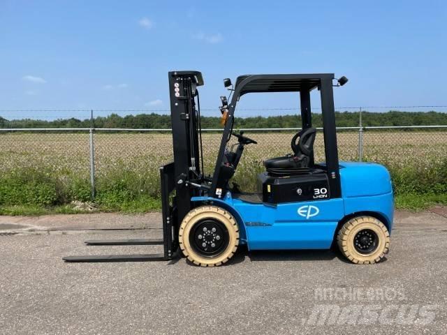 EP EFL302 | 3T | LI-ION Elektrische heftrucks