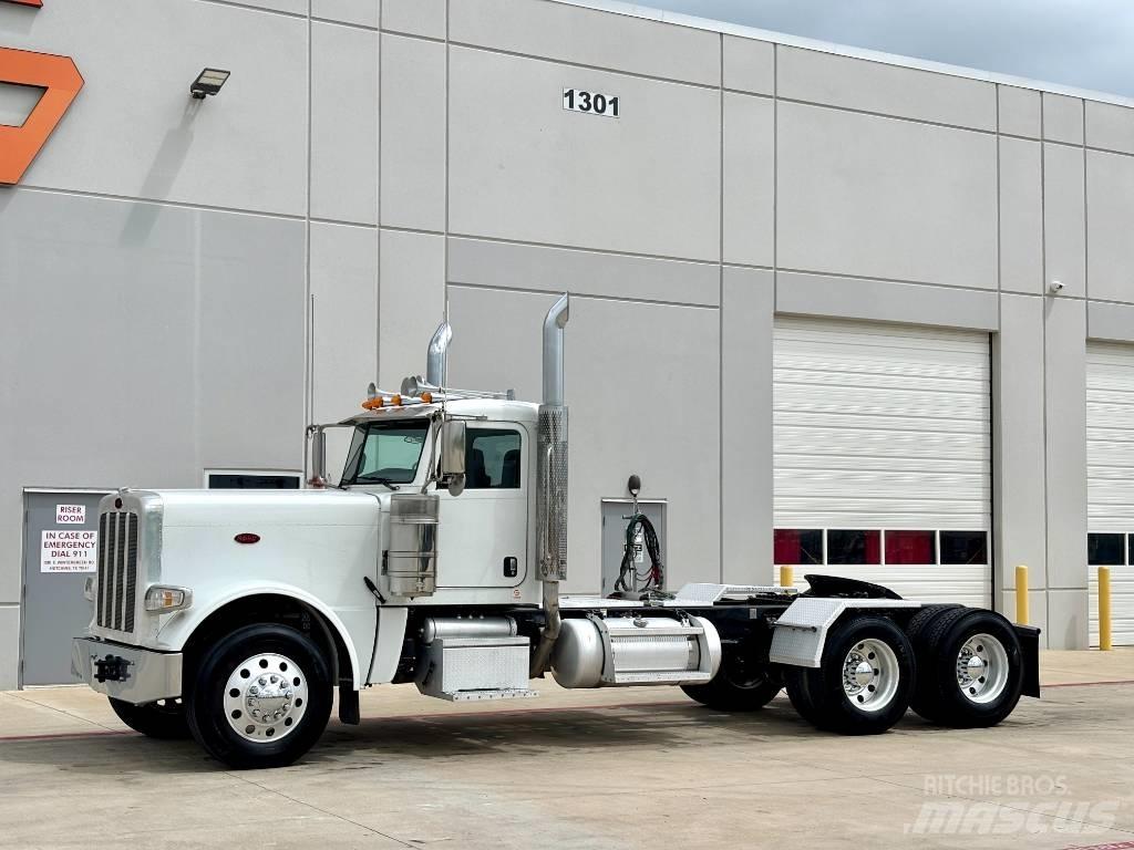 Peterbilt 389 Trekkers