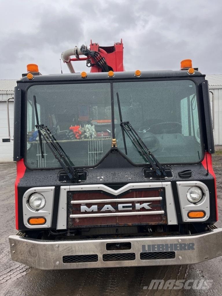 Liebherr 37XXT-Z4 Betonpomptrucks