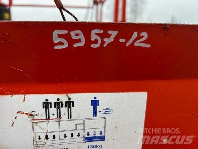 SkyJack SJ 6826 RT Schaarhoogwerkers