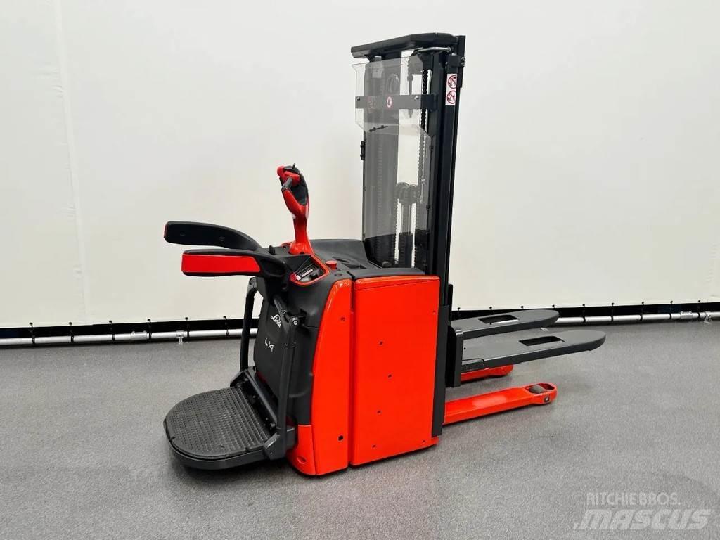 Linde L 14 AP Meeloop stapelaar
