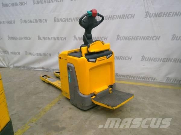 Jungheinrich ERE 225 Pallettruck met meerij platform
