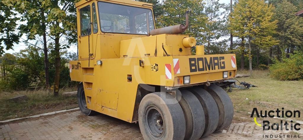 Bomag BW 20 R Bandenwalsen