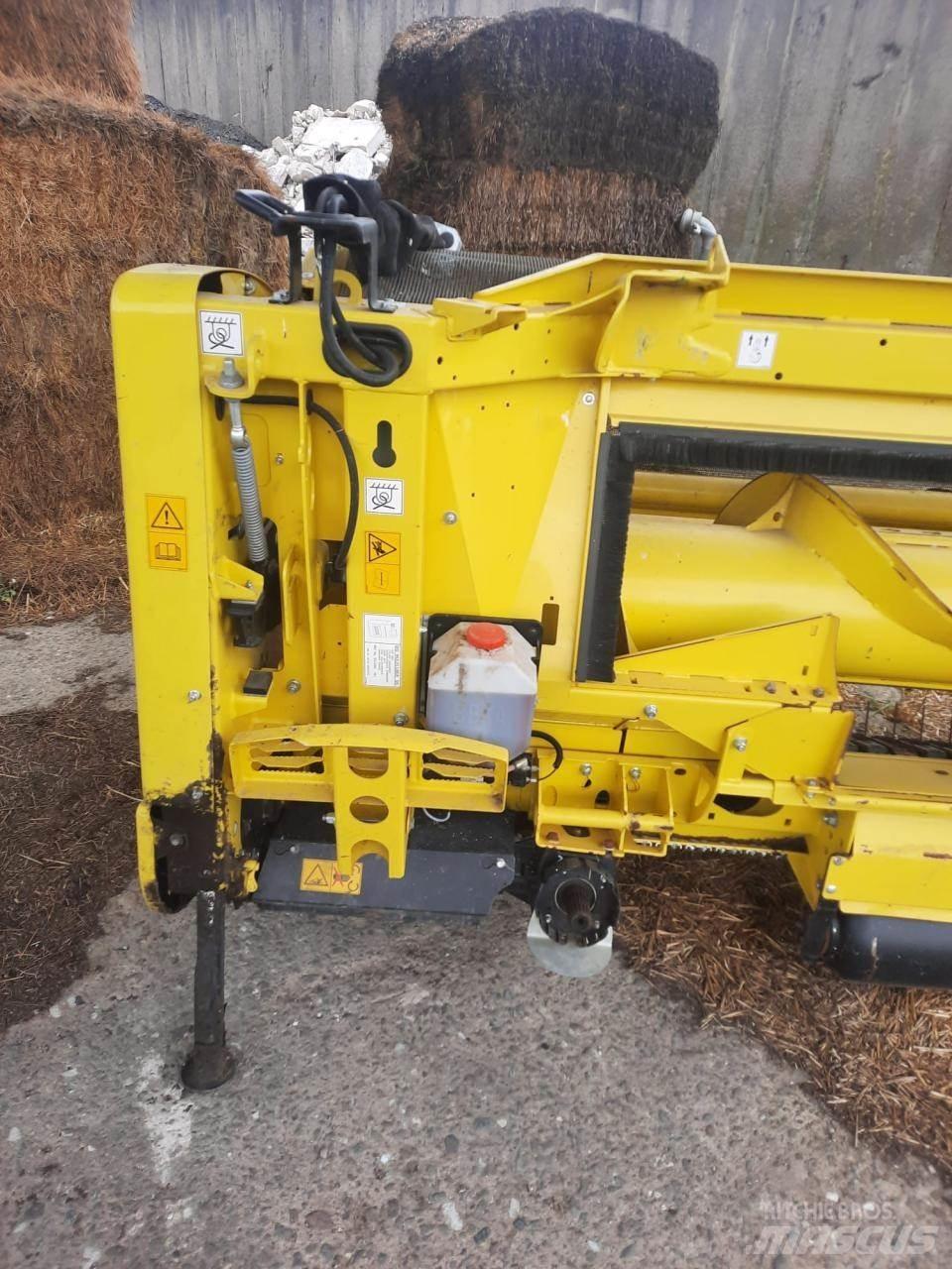 John Deere 8200 i Zelfrijdende veldhakselaars