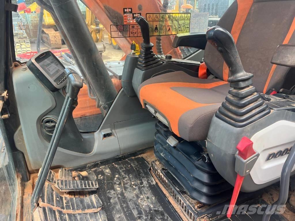 Doosan DX 140 LC Rupsgraafmachines