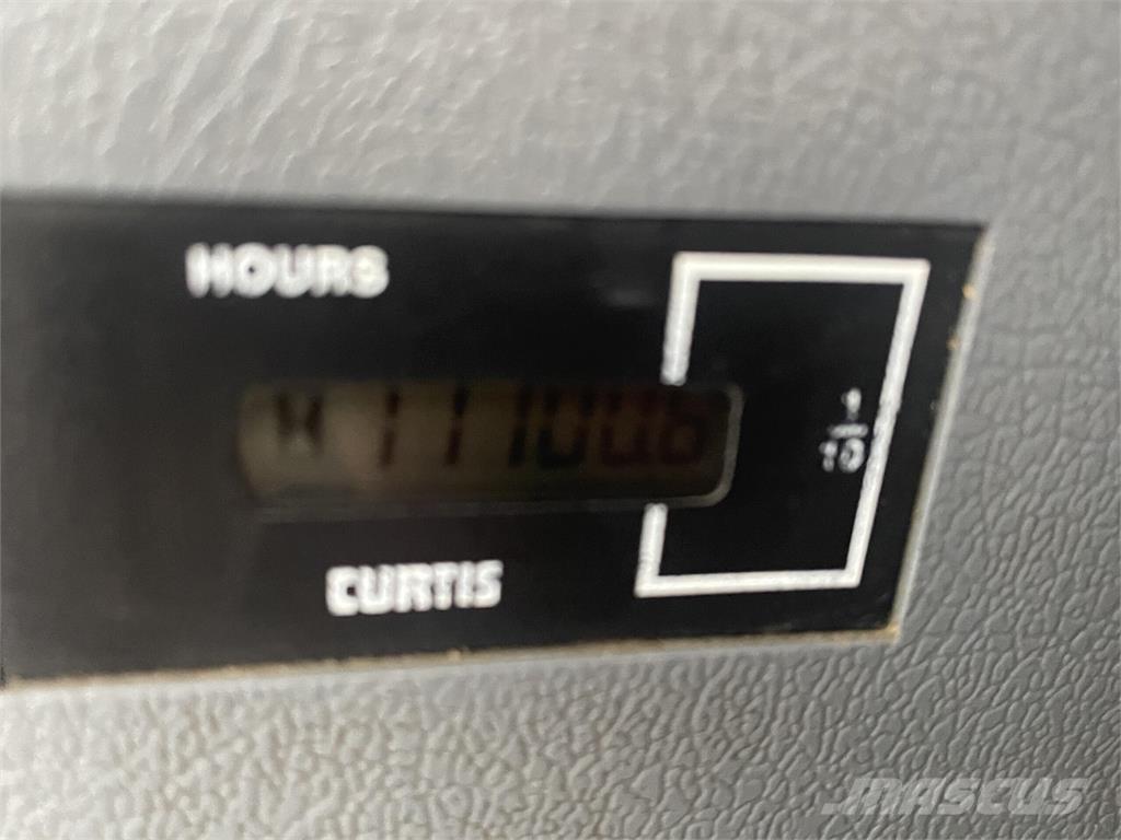 Hyundai HX520L Rupsgraafmachines