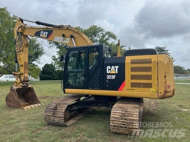  2017 CAT 323 FL Rupsgraafmachines