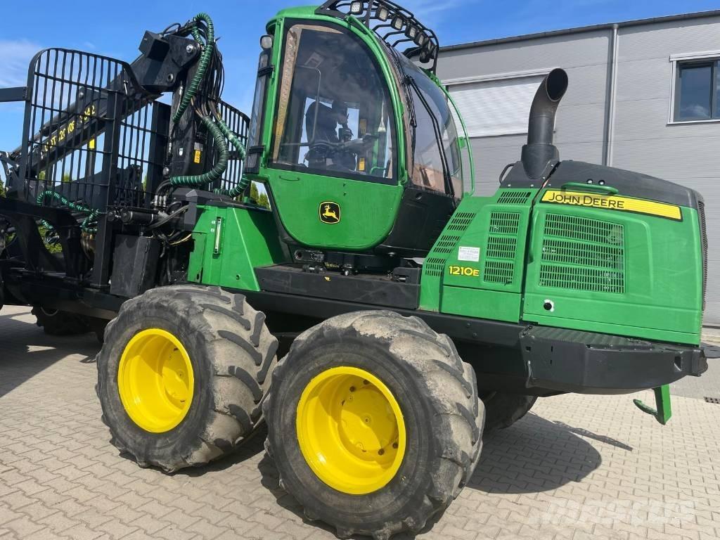 John Deere 1210 E Uitrijwagens