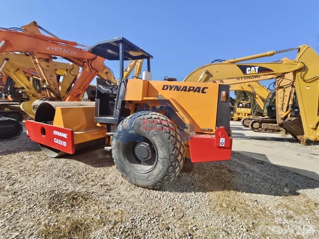 Dynapac CA 251 D Trilrolwalsen