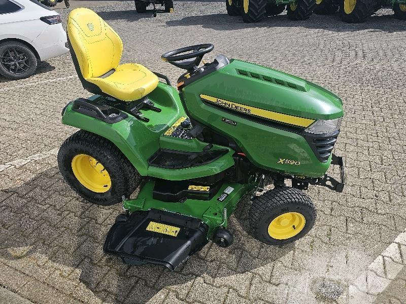 John Deere X590 Maaiers