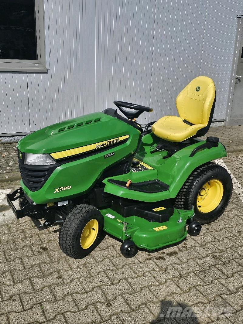 John Deere X590 Maaiers