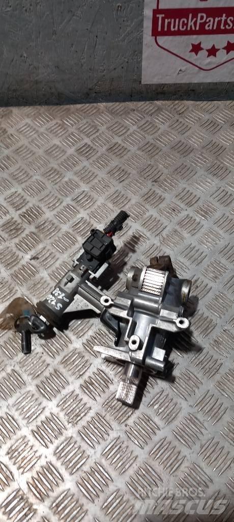 Scania 94 D.    1381796 Cabine en interieur