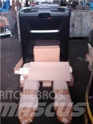 Hyster P2.0S FBW Pallettruck met meerij platform