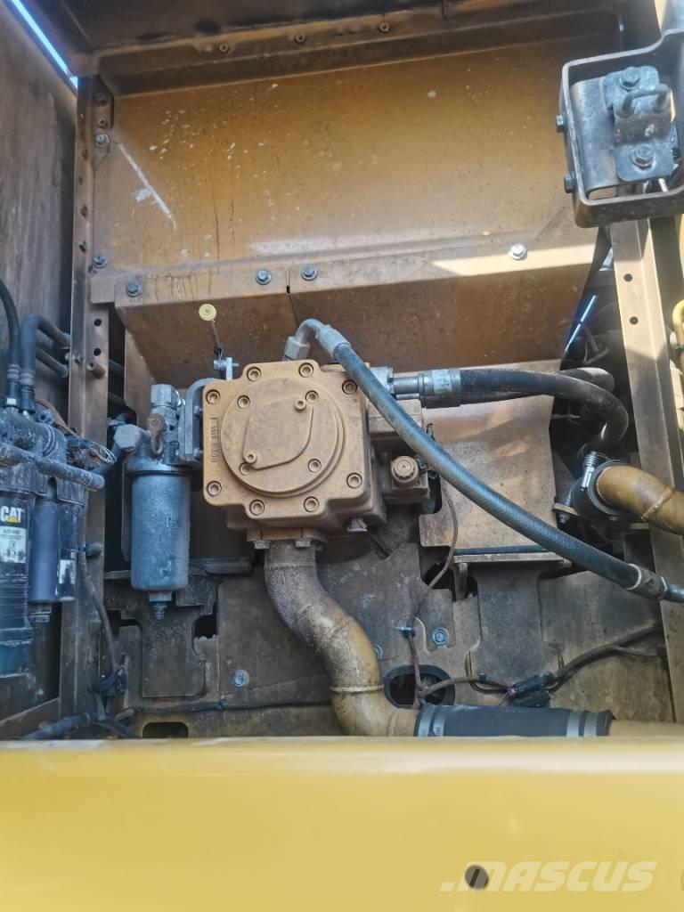 CAT 320 GC Rupsgraafmachines