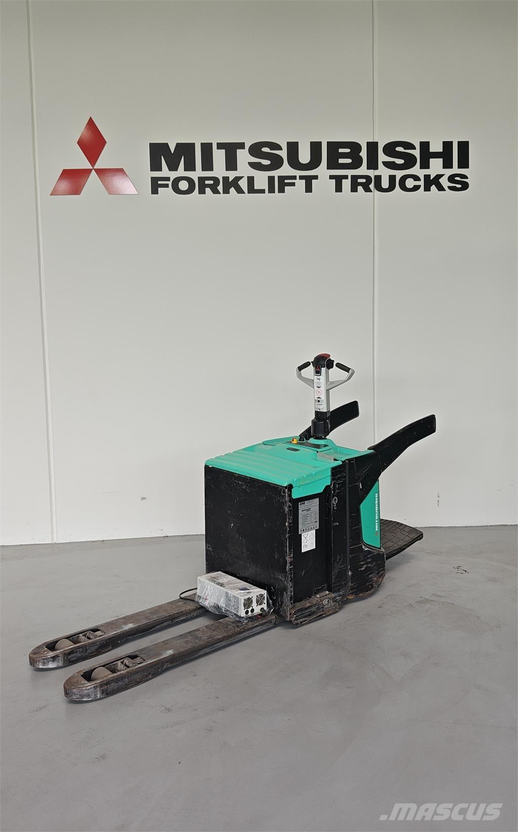 Mitsubishi PBV20N2 Platform truck