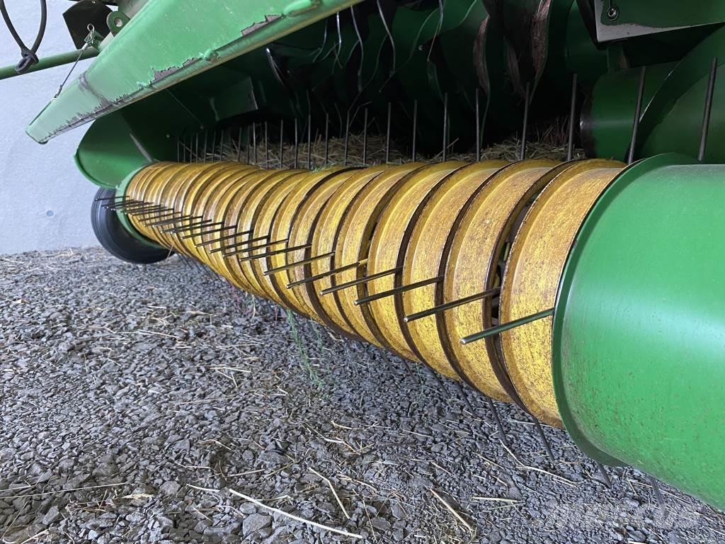 John Deere 568 Ronde-balenpersen