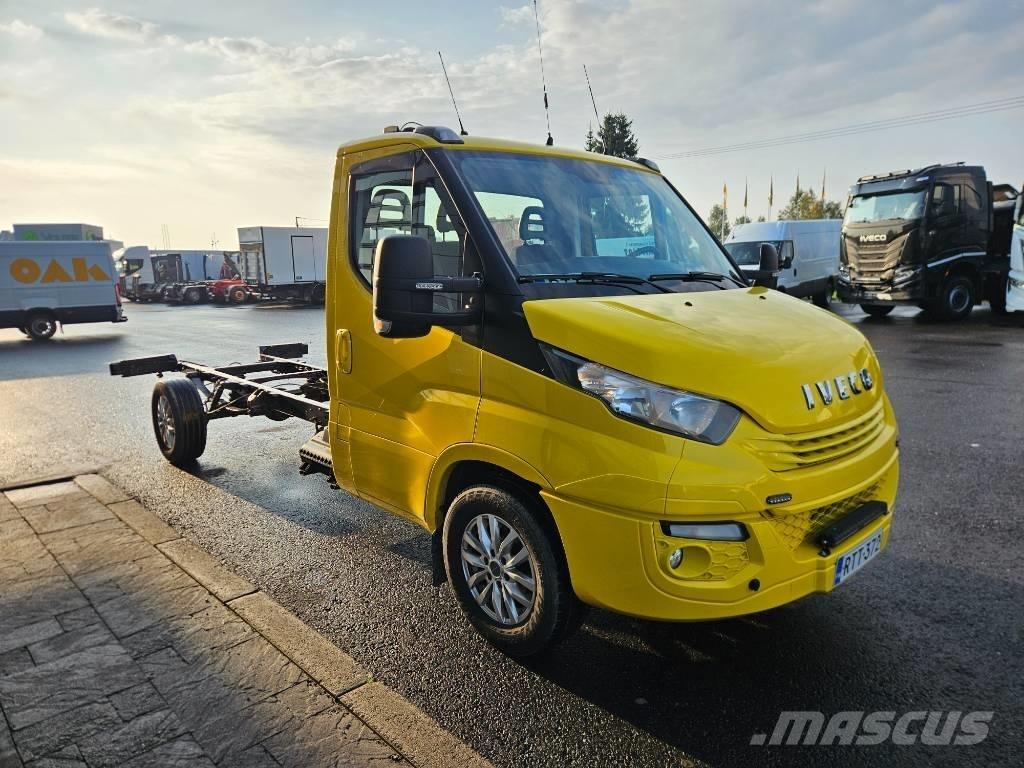 Iveco 35S18 Gesloten opbouw