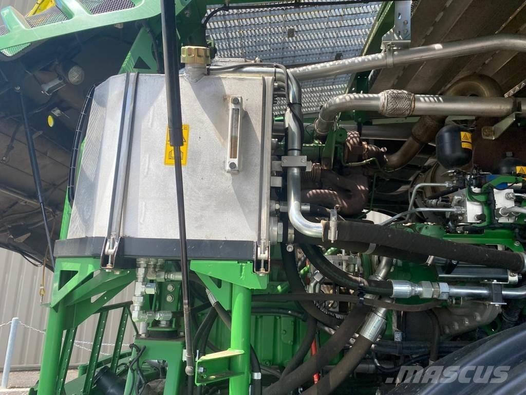 John Deere 8200 Getrokken veldhakselaar