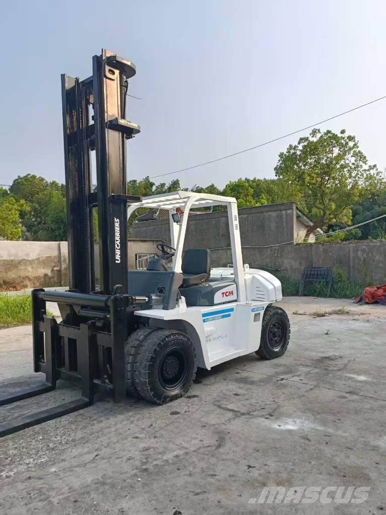 TCM FD 70 Z8 Bakwagens met gesloten opbouw