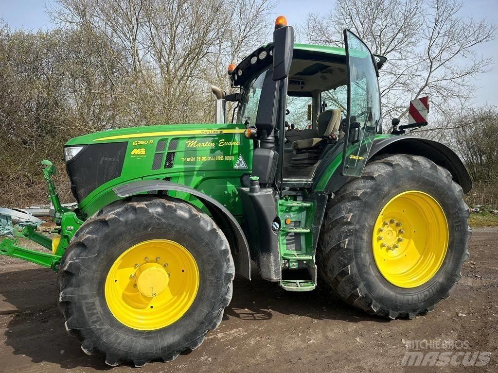 John Deere 6250 R Tractoren