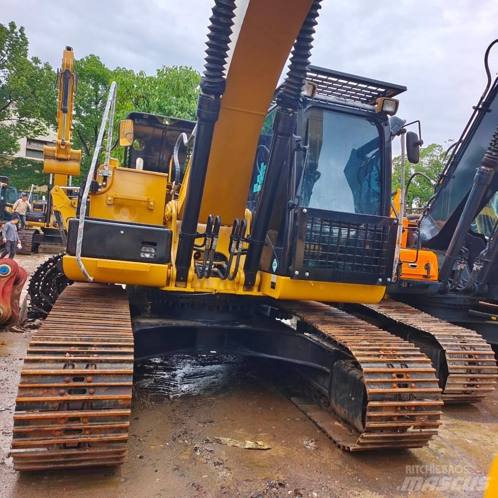 CAT 320D2 Rupsgraafmachines