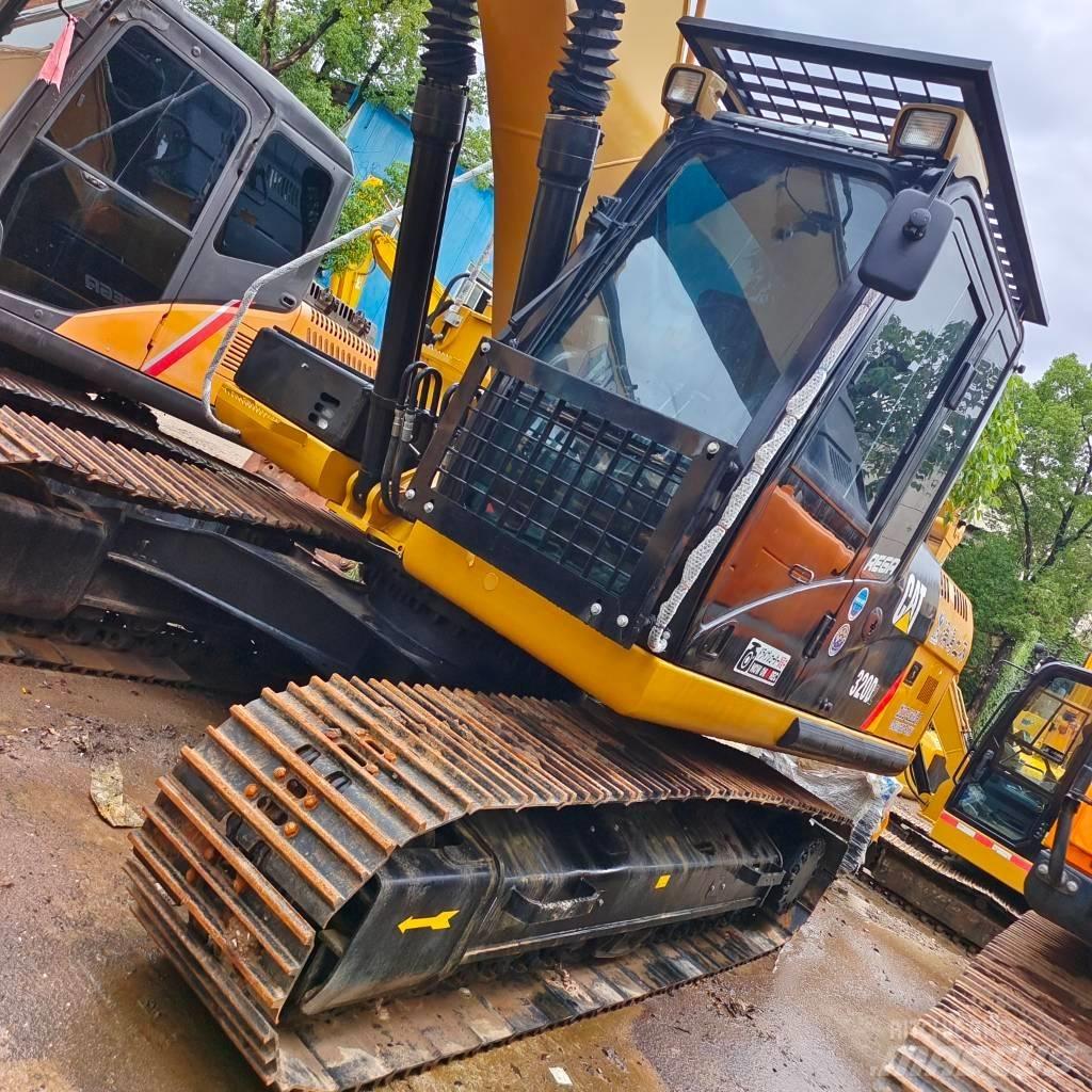 CAT 320D2 Rupsgraafmachines