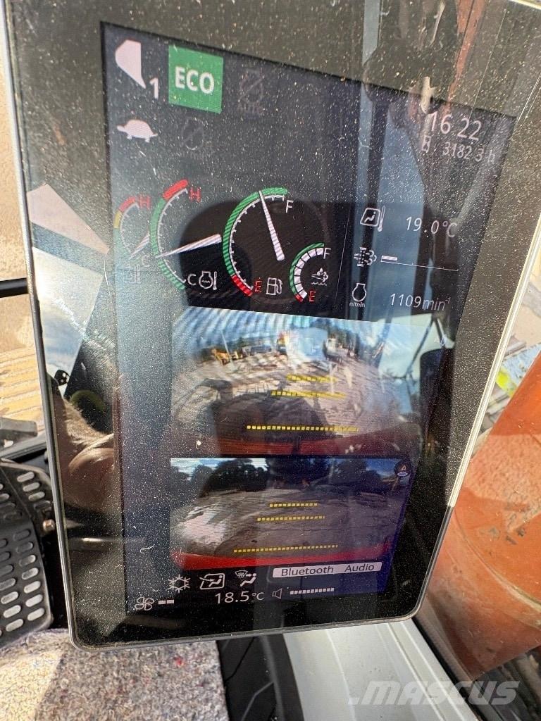 Hitachi ZX 210 LC-7 Rupsgraafmachines