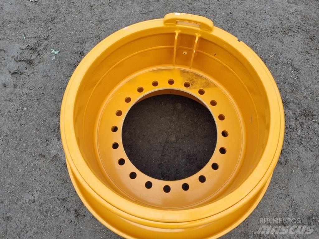 CASE 921 E rims Banden, wielen en velgen