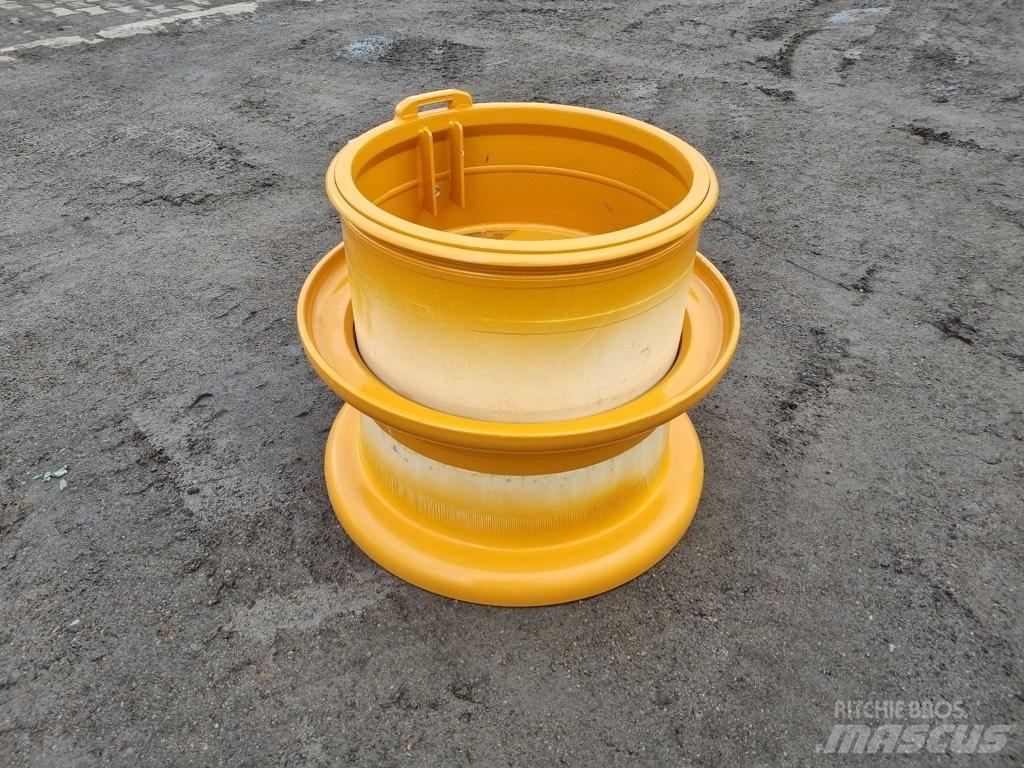CASE 921 E rims Banden, wielen en velgen