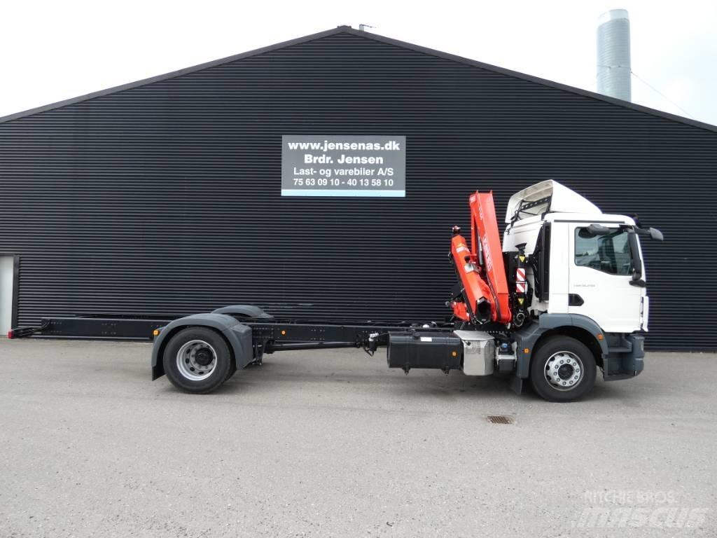 MAN TGM 18.290 Vlakke laadvloer met kraan